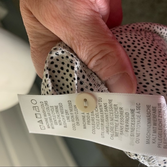 Adrianna Papell Flowy Luxurious Satiny Polka-dot Blouse V Neck Long Sleeves Sz M - Picture 11 of 11